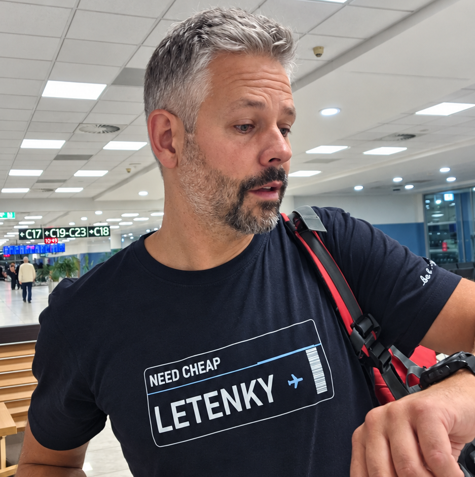 Need Cheap Letenky – Pánské cestovatelské tričko